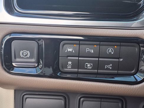 New 2026 GMC Yukon Denali w/ Denali Reserve Package RWD image 9