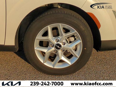 Certified 2023 Kia Soul LX w/ Option Group 015 image 10