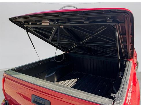 Used 2016 Toyota Tacoma TRD Sport w/ Towing Package image 15