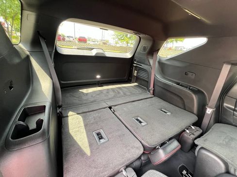 Used 2024 Chevrolet Traverse RS AWD/4WD image 27