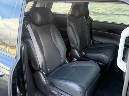 Used 2025 Kia Carnival SX Prestige FWD image 29