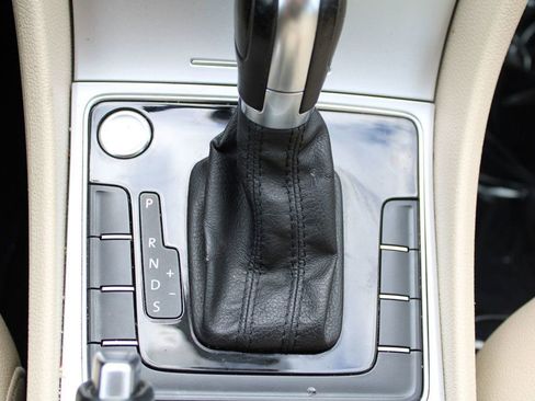 Used 2019 Volkswagen Passat 2.0T Wolfsburg w/ Wheels & Sunroof Package image 24