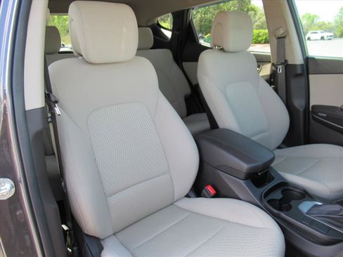 Used 2017 Hyundai Santa Fe Sport image 9