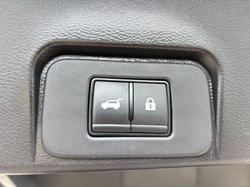 Certified 2023 Nissan Rogue SV w/ SV Premium B Package AWD/4WD image 8