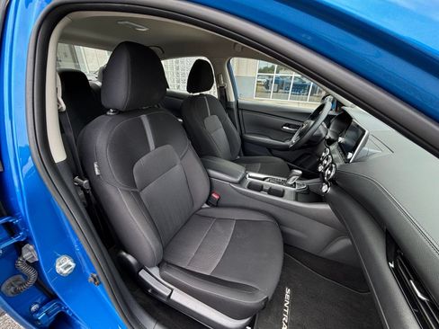 Used 2025 Nissan Sentra SV FWD image 16