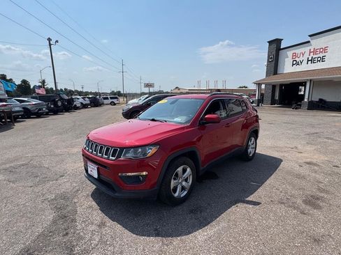 Used 2020 Jeep Compass Latitude FWD image 1