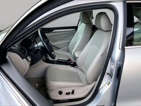 Used 2014 Volkswagen Passat 1.8T Wolfsburg Edition FWD image 7