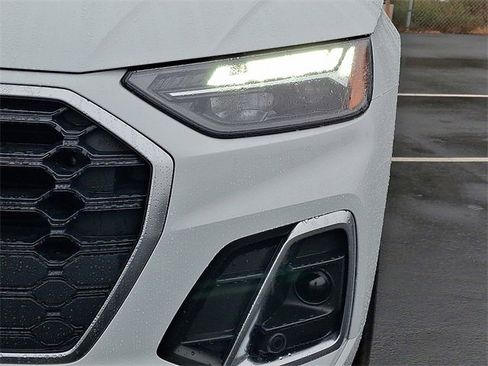 Used 2023 Audi Q5 2.0T Premium w/ Convenience Package image 9