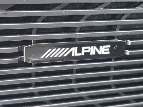 Used 2022 Jeep Wagoneer Series III w/ Flexible Seating Group image 9