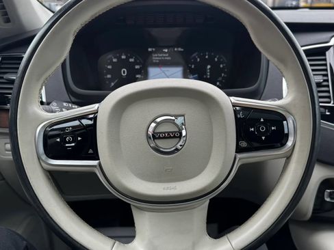Used 2016 Volvo XC90 T6 Momentum w/ Momentum Plus Package AWD/4WD image 33