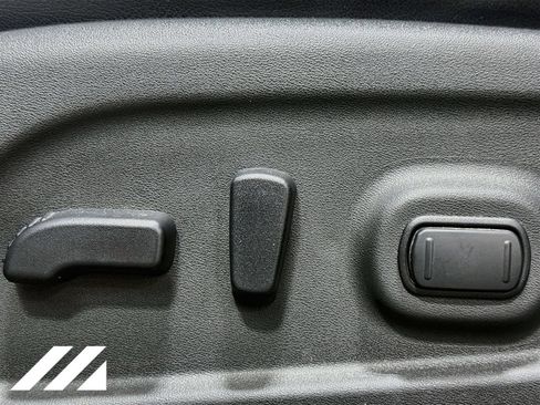 Used 2019 Nissan Pathfinder Platinum AWD/4WD image 21
