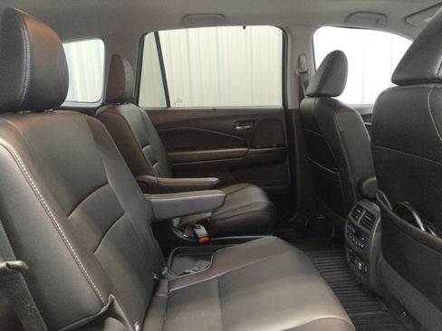 Used 2021 Honda Pilot Touring image 19