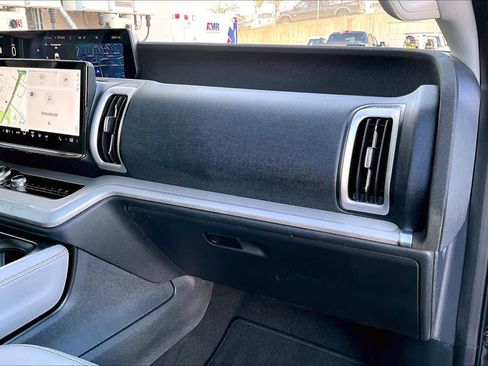 Used 2025 Ford Expedition Max Active image 19