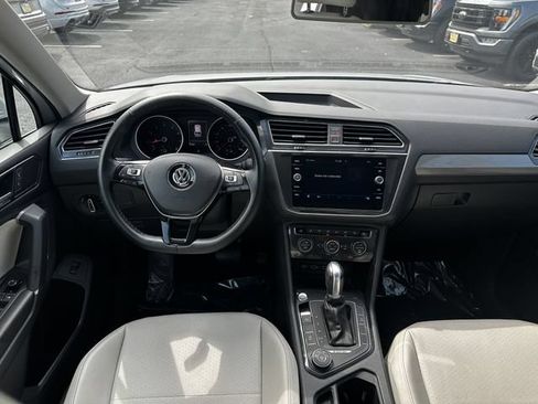 Used 2018 Volkswagen Tiguan SEL AWD/4WD image 13