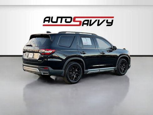 Used 2025 Honda Pilot Touring image 7