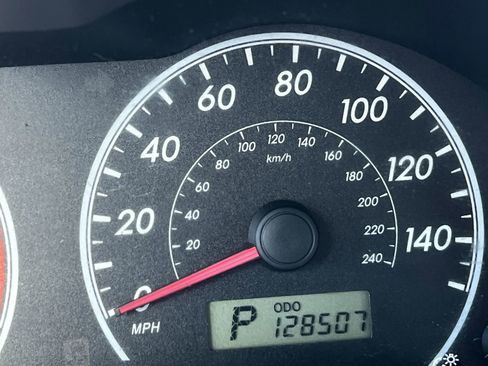 Used 2010 Toyota Corolla LE image 17