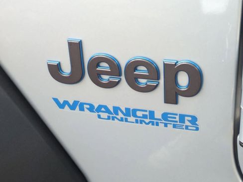 Used 2022 Jeep Wrangler Unlimited Rubicon 4xe w/ Safety Group AWD/4WD image 12