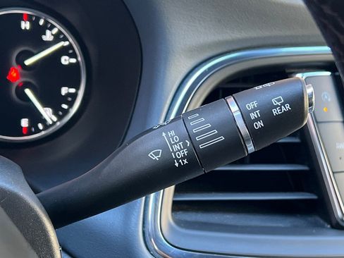 Used 2024 Buick Enclave Premium image 37