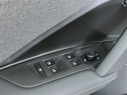 New 2025 Volkswagen Tiguan S image 21