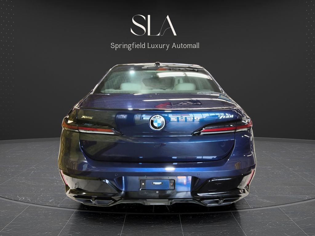 Used 2023 BMW 760i xDrive w/ Executive Package AWD/4WD image 6