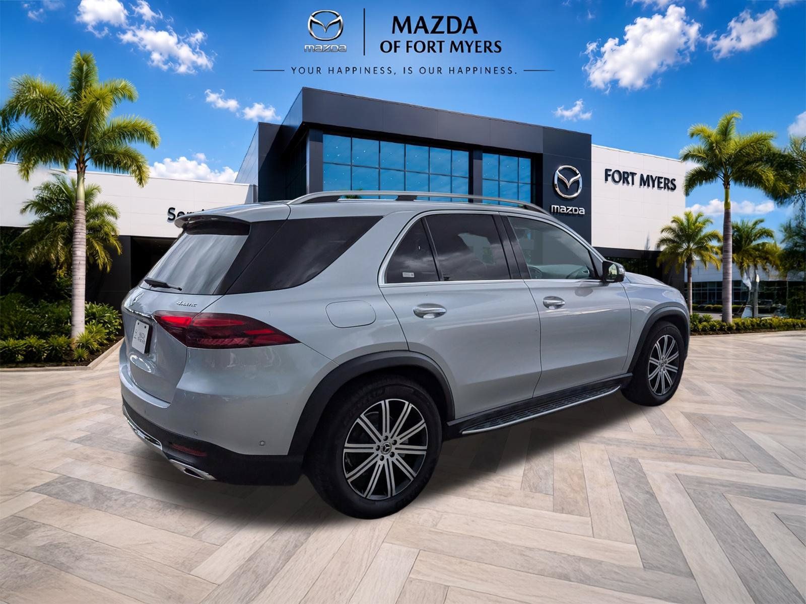 Used 2026 Mercedes-Benz GLE 350 4MATIC w/ Winter Package image 4