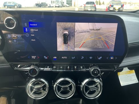 Used 2024 Chevrolet Blazer EV LT image 29