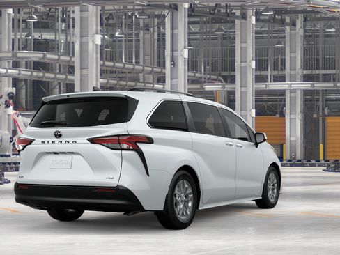 New 2026 Toyota Sienna XLE FWD image 9