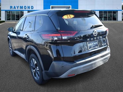 Used 2021 Nissan Rogue SV w/ Premium Package image 5