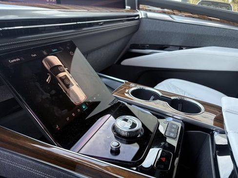 Certified 2026 Cadillac Escalade Platinum Sport w/ LPO, ONYX Package image 21