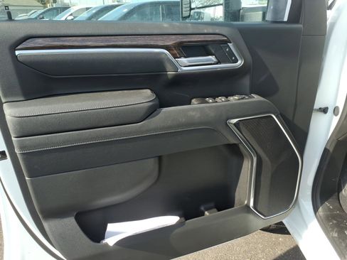 New 2026 GMC Sierra 3500 SLE w/ SLE Value Package image 8