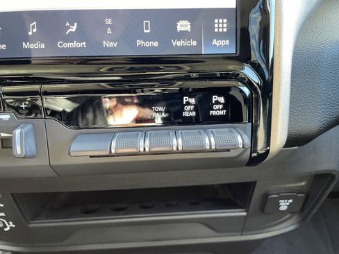 Certified 2024 RAM 2500 Laramie image 24