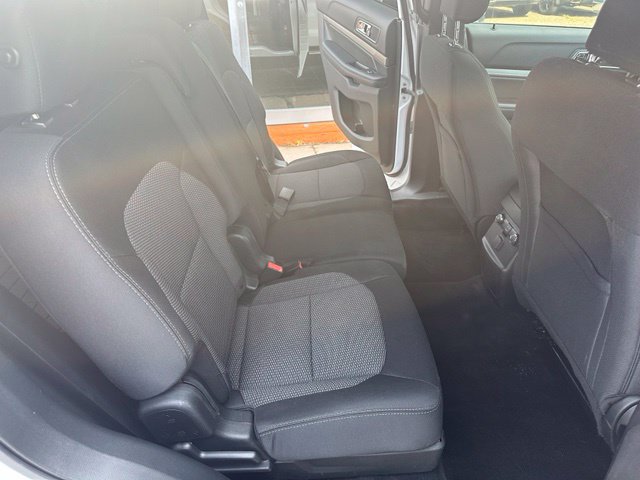 Used 2019 Ford Explorer XLT w/ Equipment Group 201A AWD/4WD image 13