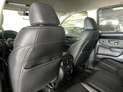 Used 2025 Honda Pilot EX-L image 22