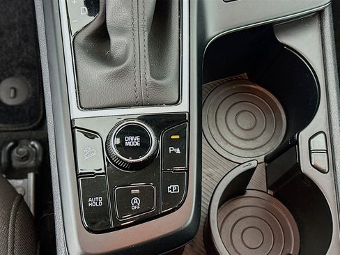 Used 2025 Kia Sportage LX image 24