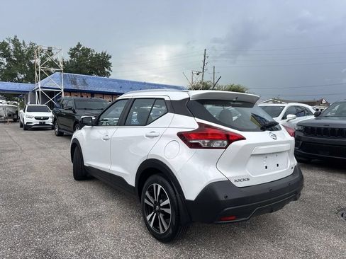 Used 2020 Nissan Kicks SV FWD image 6