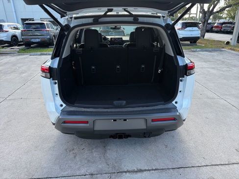 New 2026 Nissan Pathfinder SL w/ SL Premium Package FWD image 32