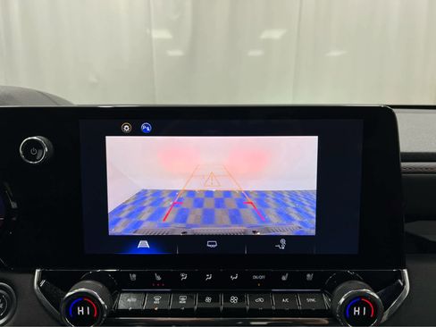 Used 2024 Chevrolet Colorado Z71 w/ Z71 Convenience Package 2 image 28