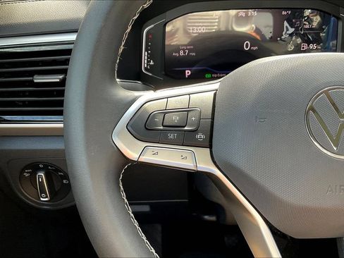 Used 2023 Volkswagen Atlas SE w/ Panoramic Sunroof Package FWD image 14