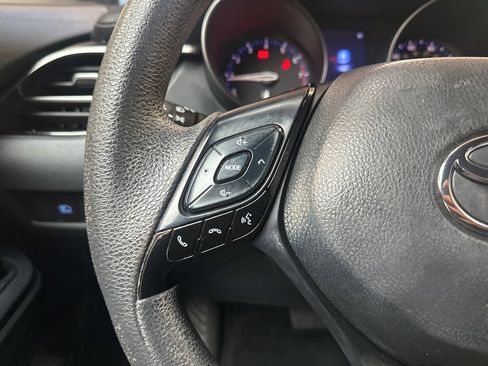 Used 2019 Toyota C-HR LE image 17