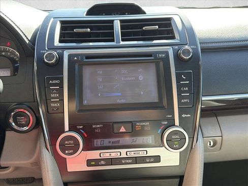 Used 2012 Toyota Camry XLE w/ Leather Pkg FWD image 17