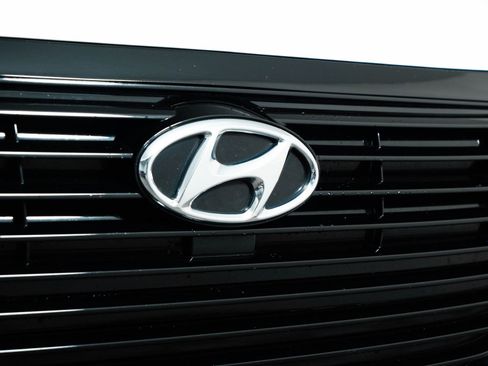 Used 2017 Hyundai Ioniq Limited image 12