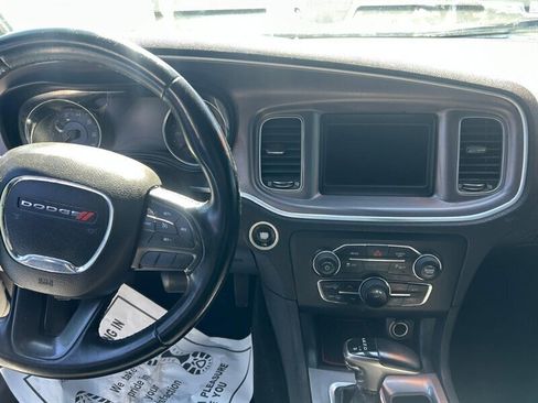 Used 2019 Dodge Charger SXT image 40
