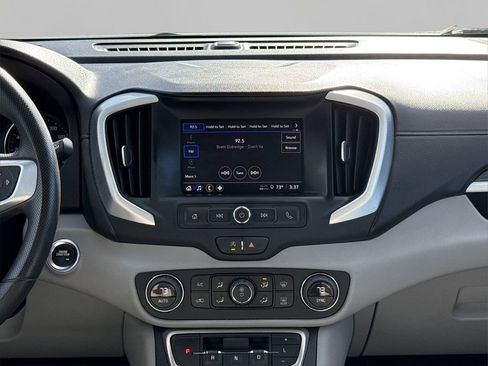 Used 2023 GMC Terrain SLE w/ Driver Convenience Package image 21
