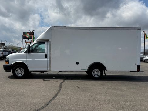 Used 2023 Chevrolet Express 3500 w/ Power Convenience Package image 5