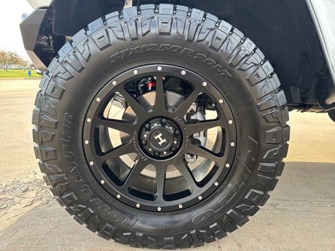 Used 2025 Ford Bronco Raptor w/ Interior Carbon Fiber Pack AWD/4WD image 16