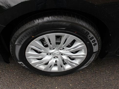 Used 2012 Toyota Camry FWD image 18