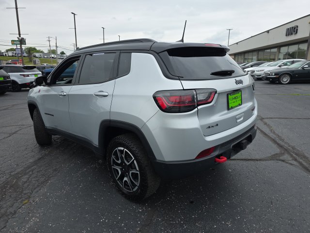 Used 2024 Jeep Compass Trailhawk w/ Trailhawk Elite Group AWD/4WD image 5