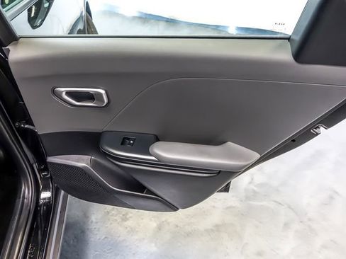 Used 2025 Kia K4 LXS image 27