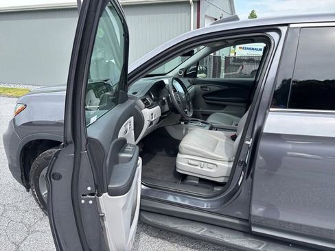 Used 2023 Honda Ridgeline RTL-E image 13