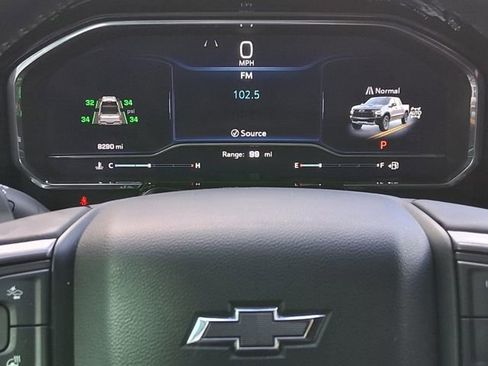 Used 2025 Chevrolet Silverado 1500 ZR2 w/ Technology Package image 9